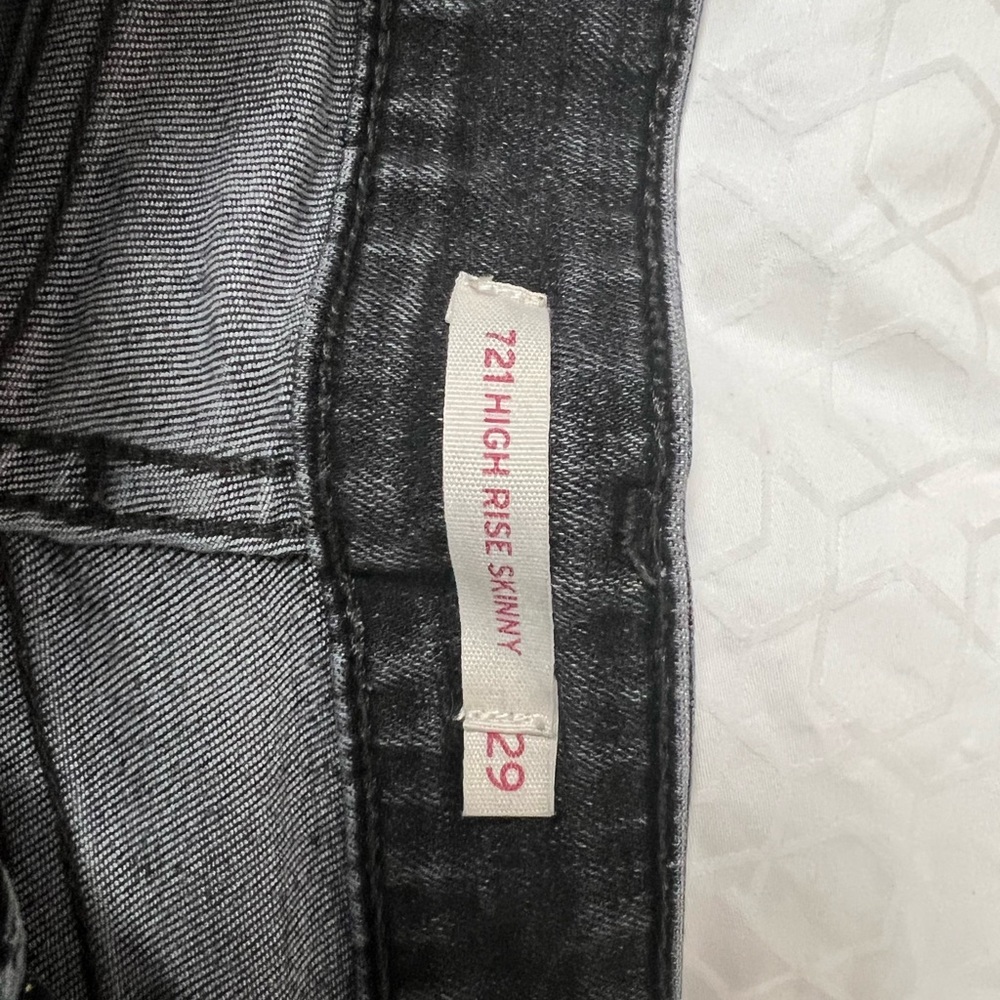 LEVIS JEANS